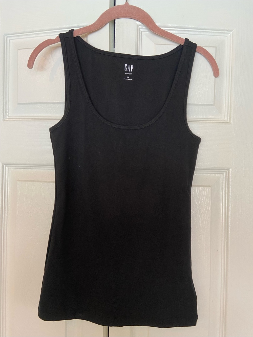 GAP Black Women's Scoop Neck Tank